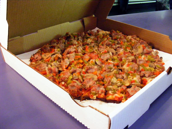 boxedDeluxePizza